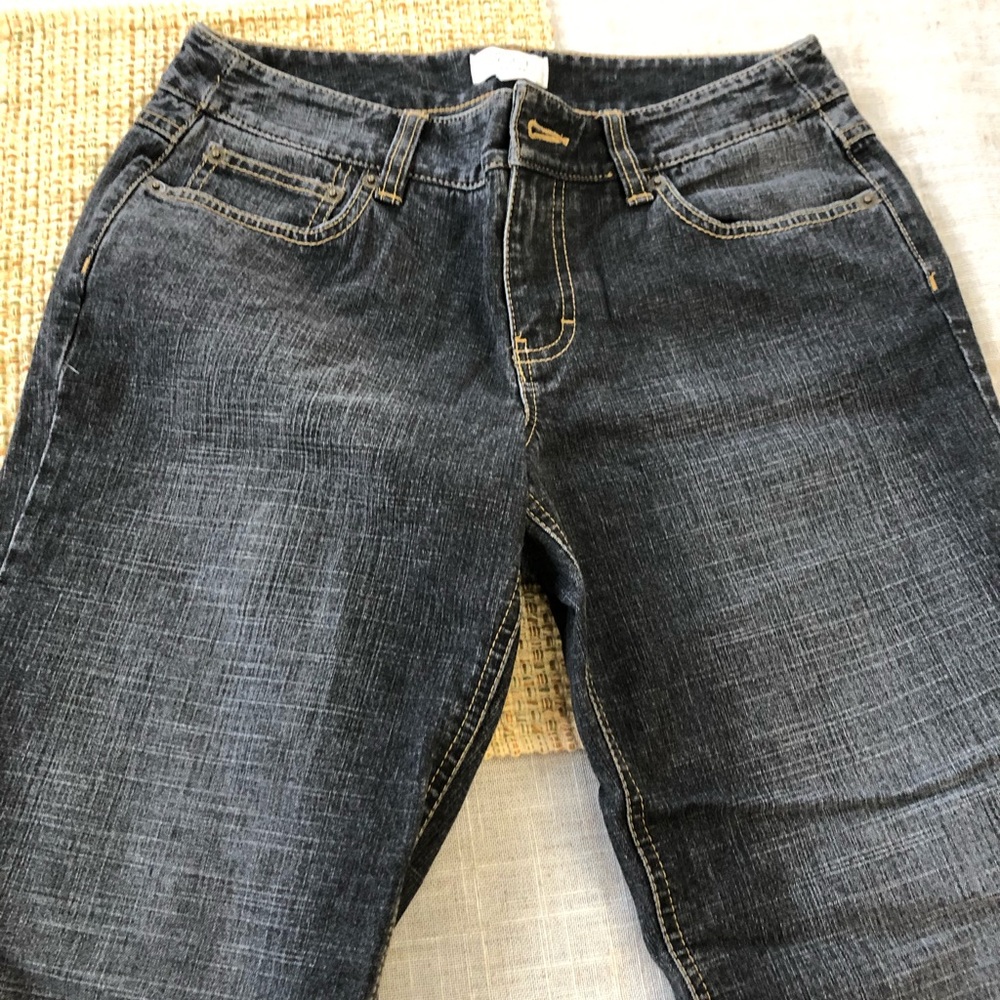 Like new Ann Taylor Loft jeans! Worn once! 4p